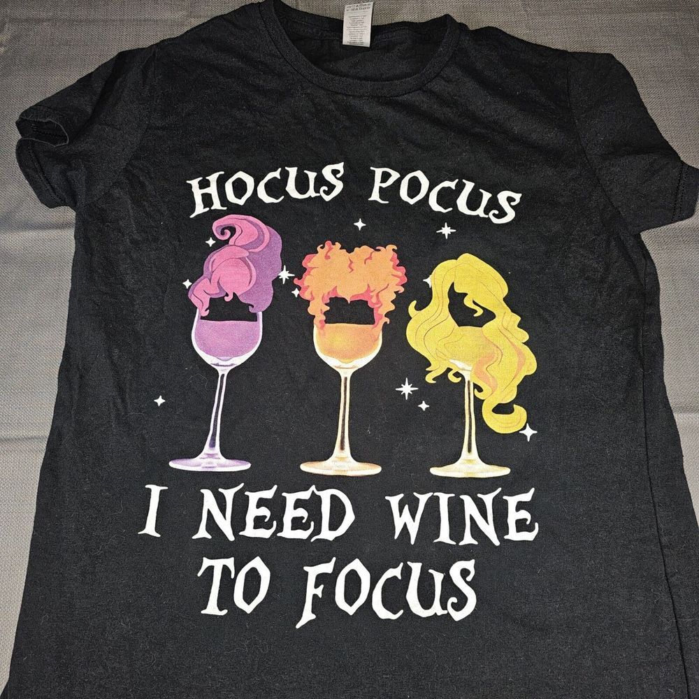 Black tee with Graphic design Halloween witches Size L